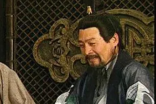 曹操突袭荆州之后，刘备为何不肚子逃亡而是带着百姓一起？